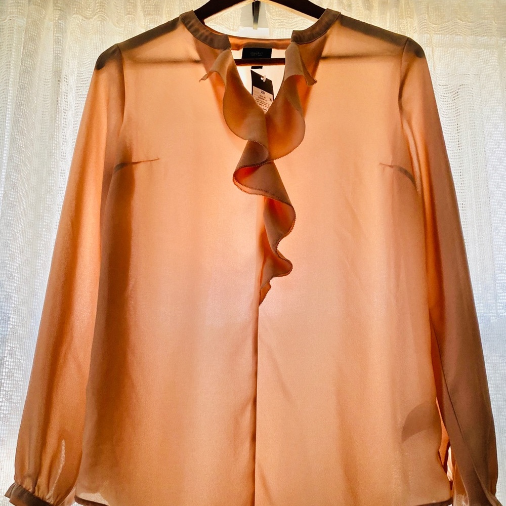 Mossimo light pink ruffle front blouse